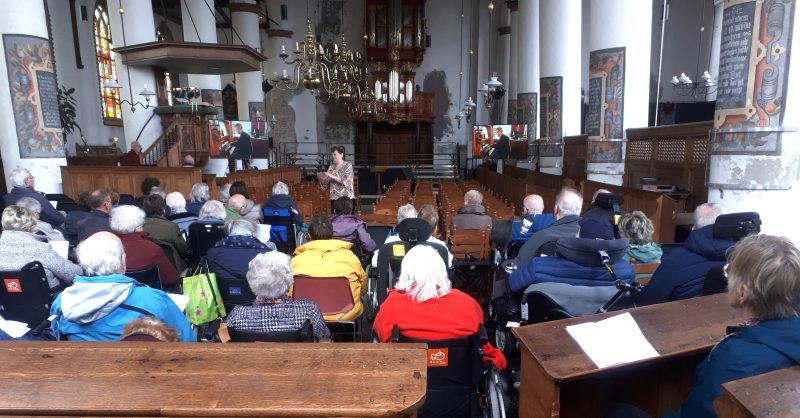 Kerkdienst met de opvarenden van hospitaalschip Prins Willem Alexander